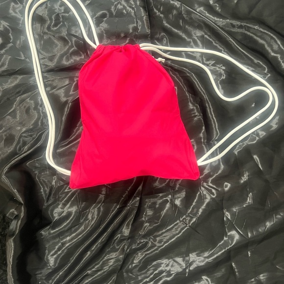 NIKE  hot pink and white drawstring bag, used​ - Picture 4 of 6